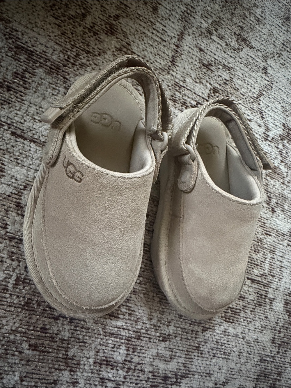 UGG Kids Sand Suede Strap Clogs in Light Tan